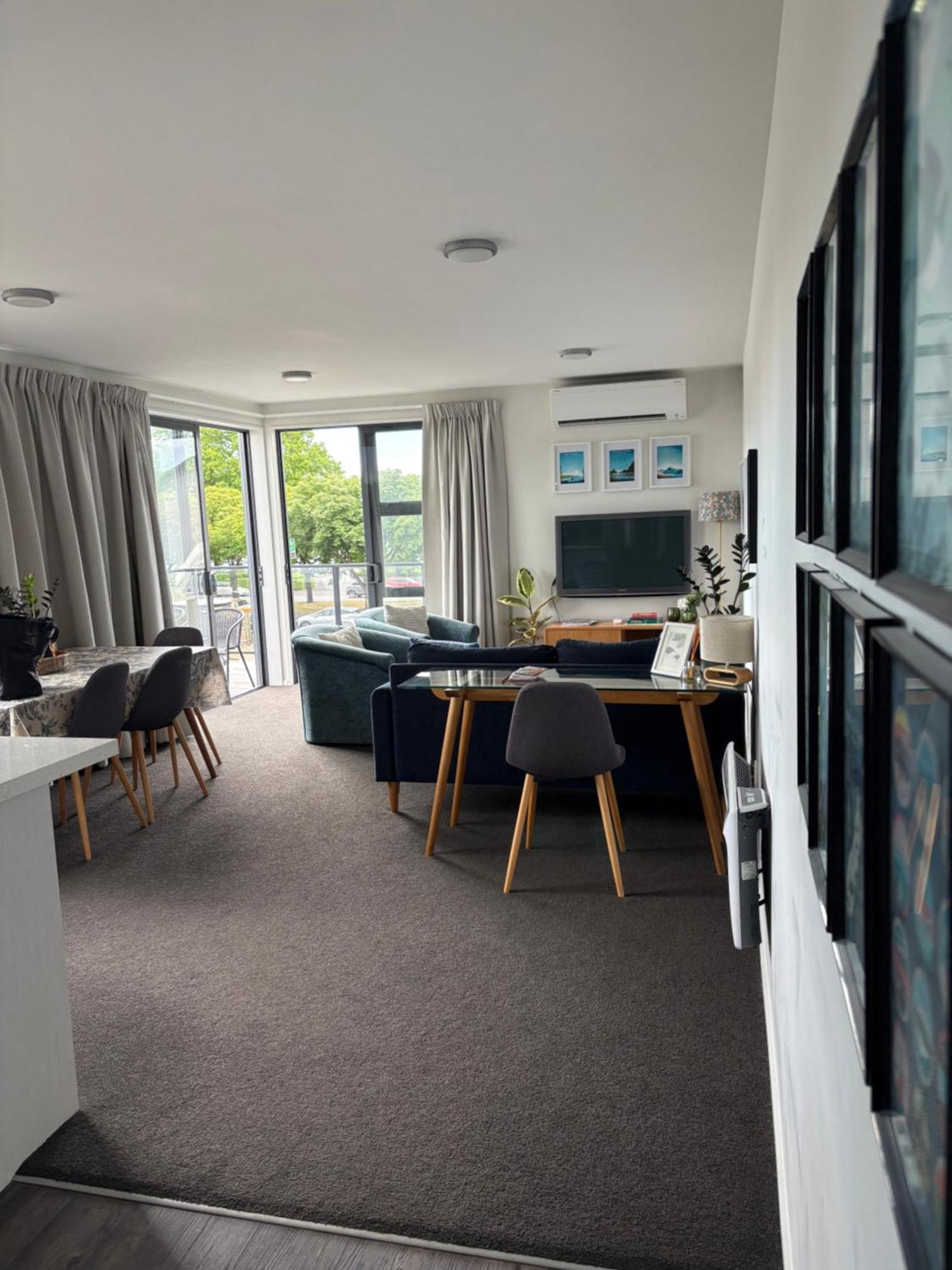 Bealey Avenue Apartment, 2 Bedroom Apartment, Central City クライストチャーチ エクステリア 写真